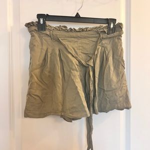 American Eagle paper bag shorts sz M